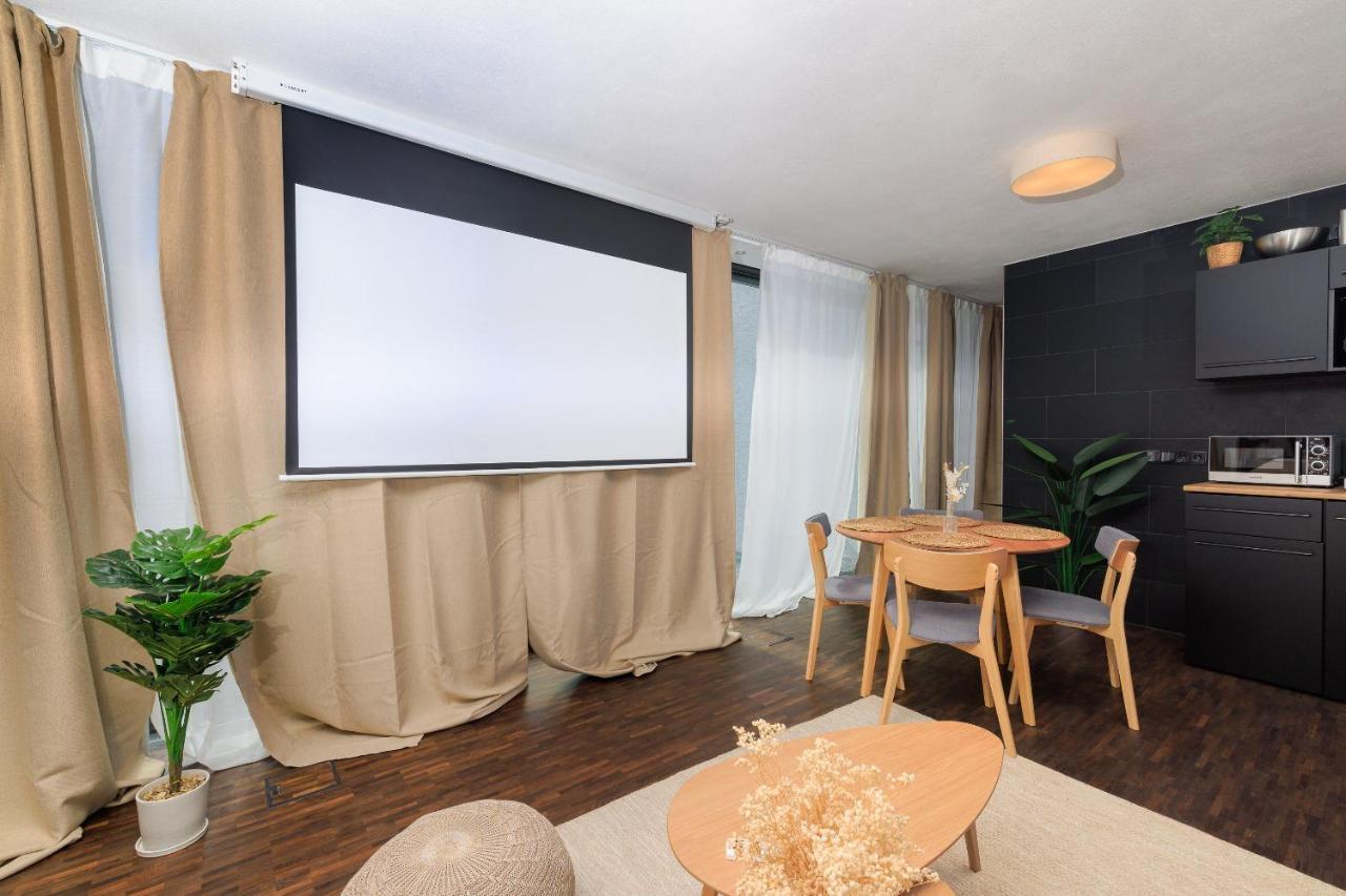 Global Living - Design Apartment I Rathausplatz I Beamer I Ac I Kitchen I Augsburg Eksteriør bilde